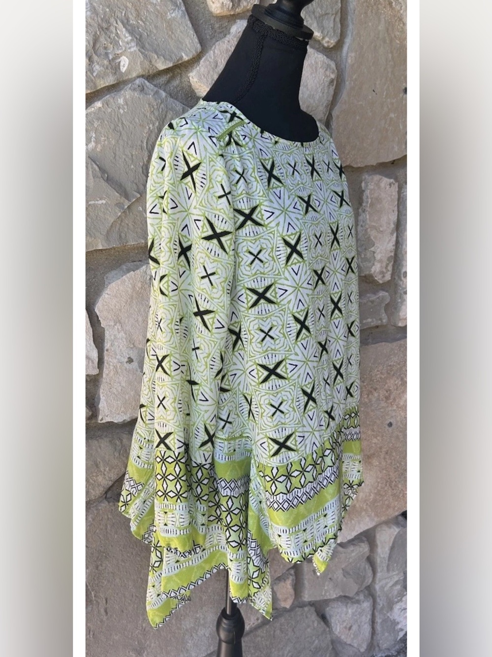 NEW DIRECTIONS Tunic Top S Lime Green Black Geometric Chiffon Sharkbite Hem - Picture 2 of 10